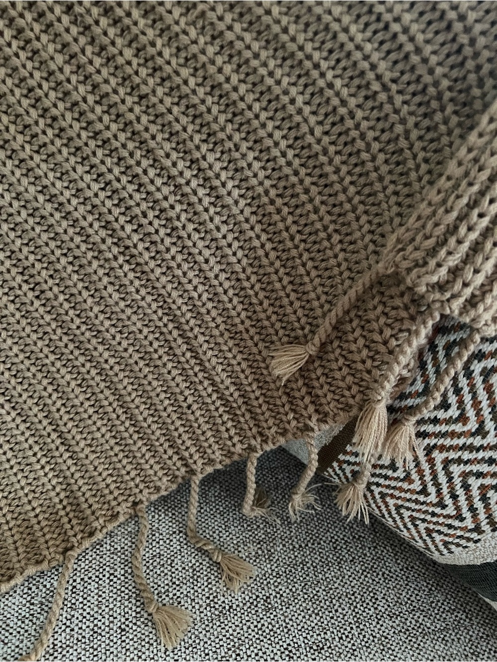 Pottery Barn Tan Crochet Knit Throw Blanket With Tassel Fringe - Picture 3 of 10